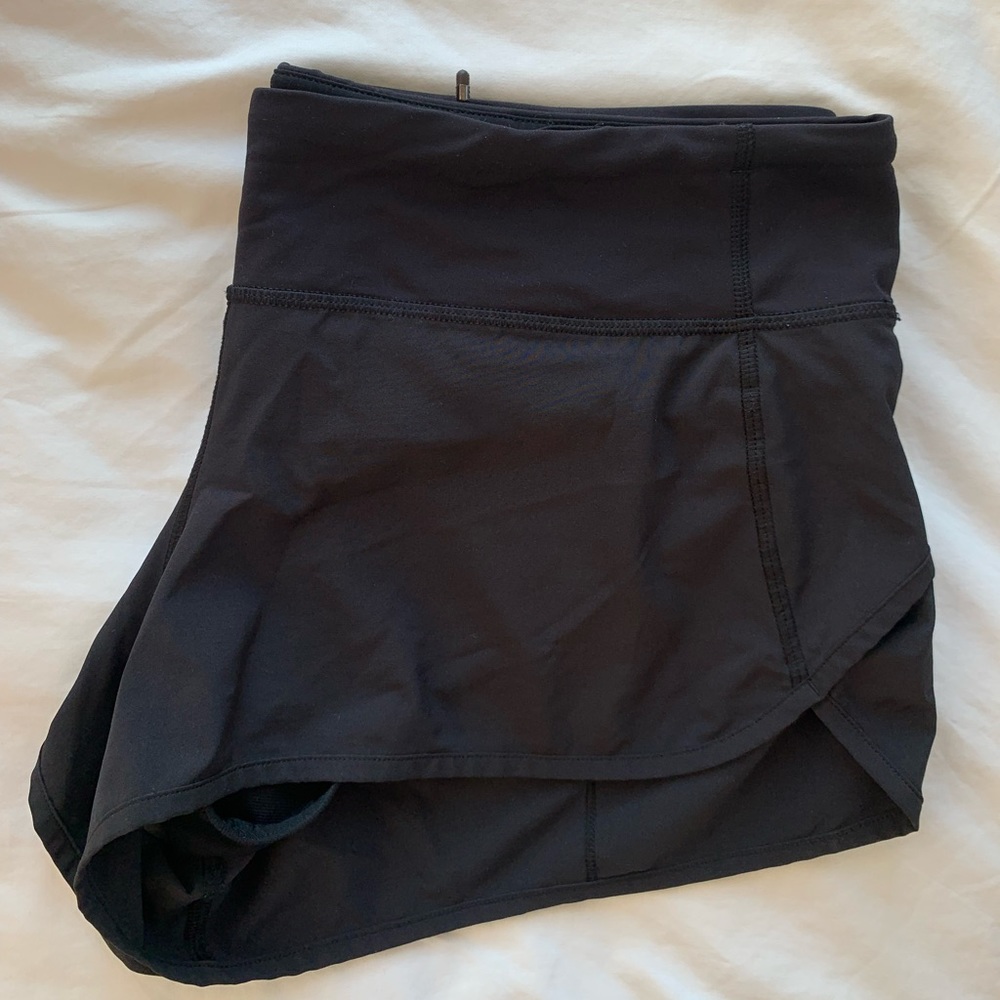 Lululemon ‘Speed Up’ shorts